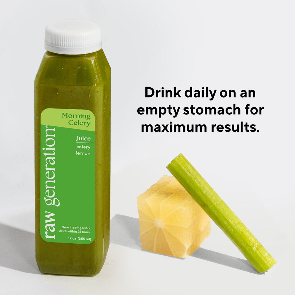 Celery Juice Pack: Green juice bottle beside celery and lemon, highlighting health benefits like detoxification and improved energy from daily consumption.